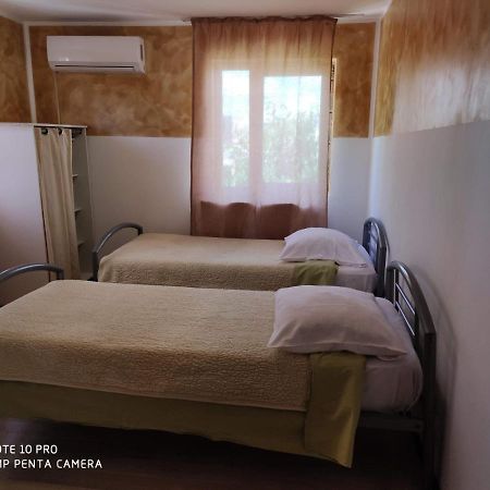 Alfredo Hostel Крайова Екстериор снимка