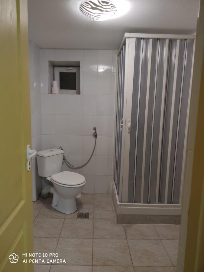 Alfredo Hostel Крайова Екстериор снимка